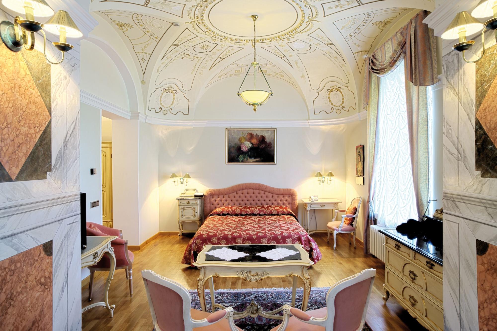 Hotel Grand Imperial 4*