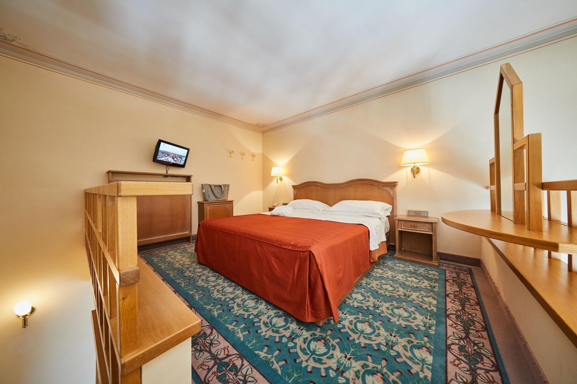 Grand Imperial Hotel